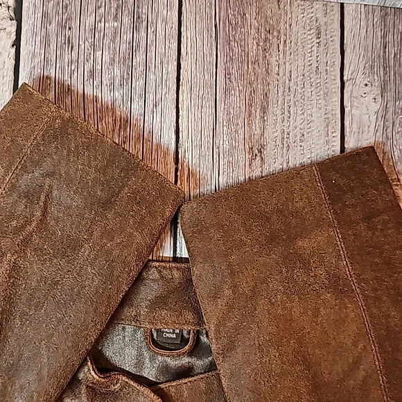 VINTAGE ARMANI COLLEZIONE BROWN DISTRESSED LEATHER ZIP-UP JACKET - Picture 13 of 16